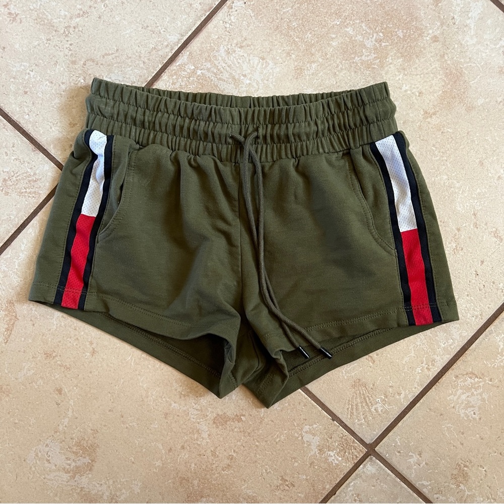 Tommy Hilfiger Preowned Shorts